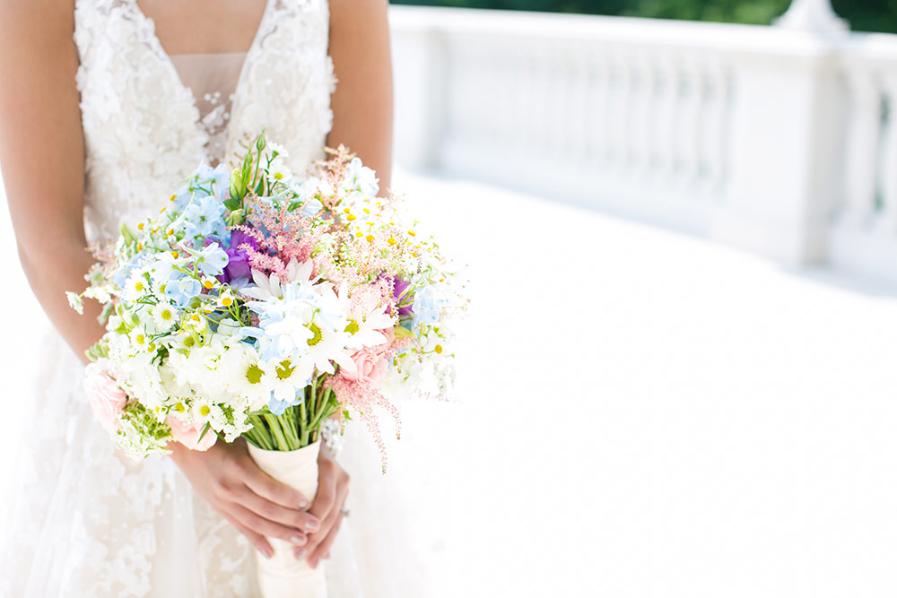 Choosing the right wedding florist
