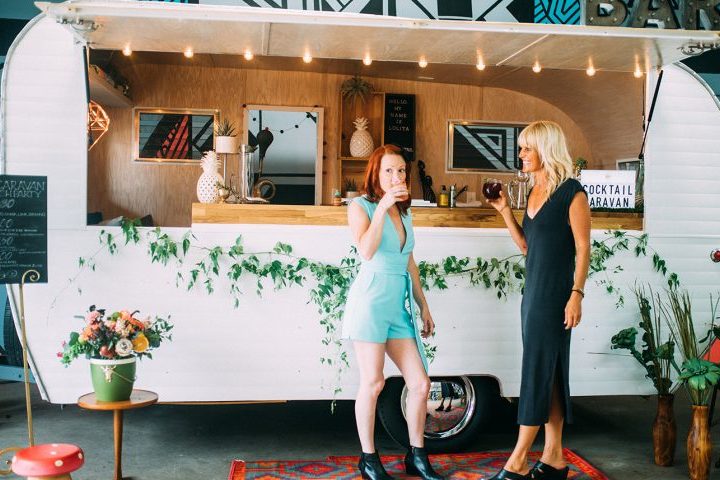 Tips to hire a mobile bar for your wedding